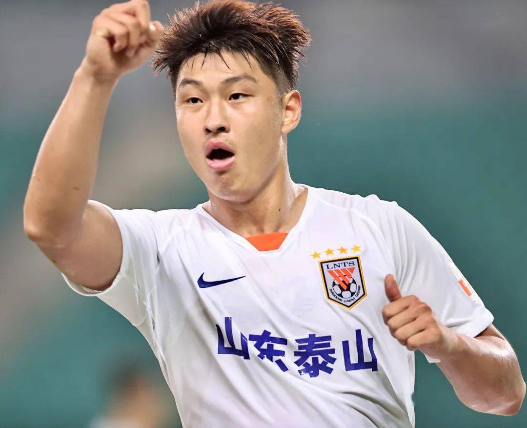 开运体育入口-羽毛球赛场再起风云：滇池青龙队读秒绝平胶东火狐队，新援首秀制胜禁区内连续解围的简单介绍